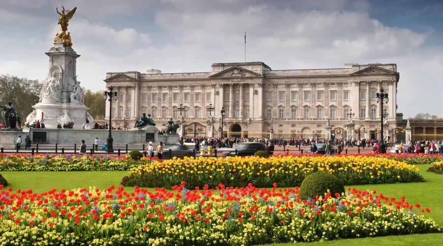 visiting Buckingham Palace